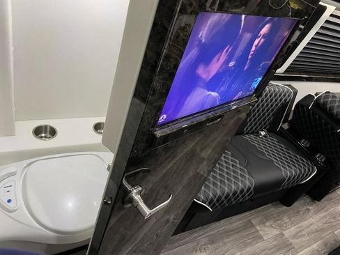 Used 2022 Mercedes-Benz Sprinter 2500 image 8