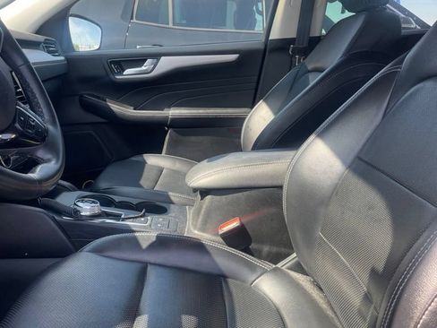 Used 2022 Ford Escape SEL w/ Technology Package AWD/4WD image 3