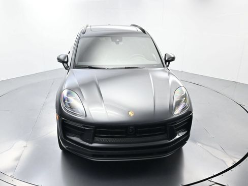 Certified 2026 Porsche Macan AWD/4WD image 34