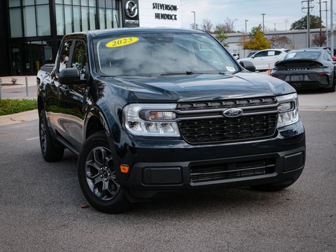 Used 2023 Ford Maverick XLT image 2