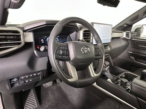 Used 2025 Toyota Tundra Limited AWD/4WD image 14