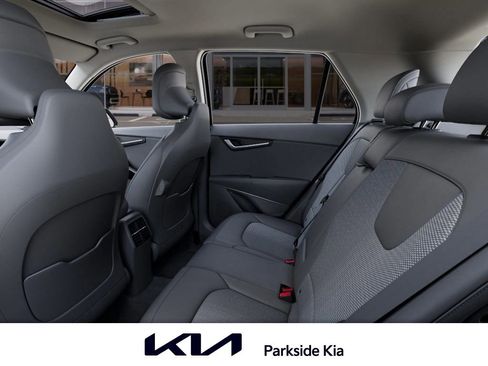 New 2025 Kia Niro EX Touring image 18