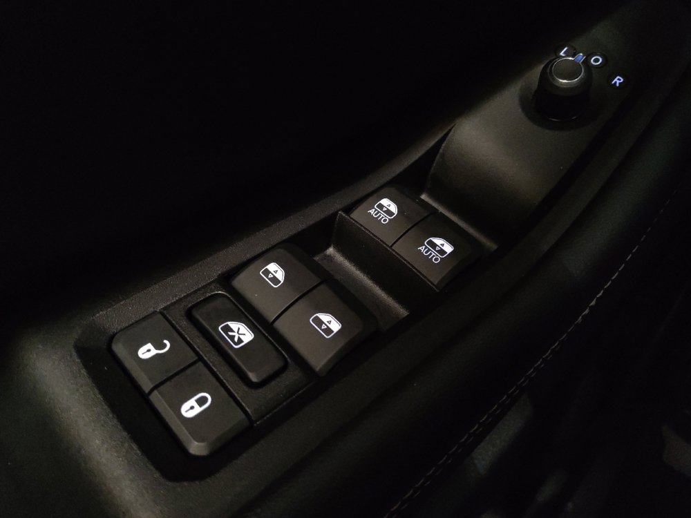 Used 2023 Jeep Grand Cherokee L Limited w/ Black Appearance Package RWD image 27