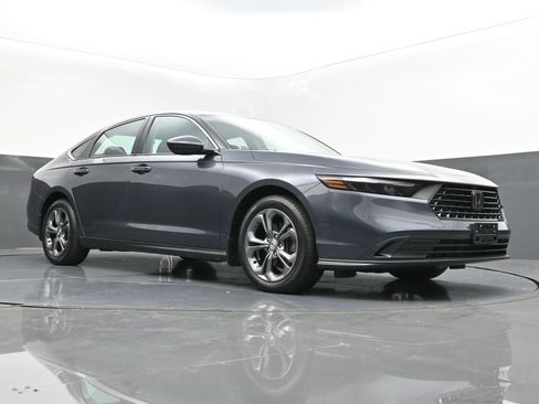 Used 2023 Honda Accord EX image 29