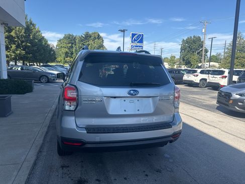 Used 2018 Subaru Forester 2.5i Premium w/ All-Weather Package AWD/4WD image 4