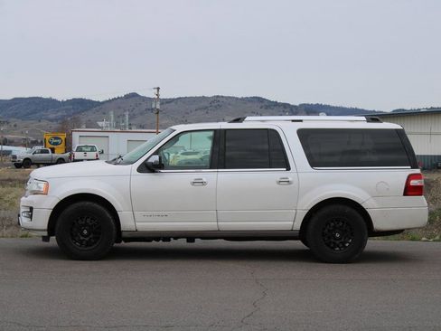 Used 2017 Ford Expedition EL Platinum image 2