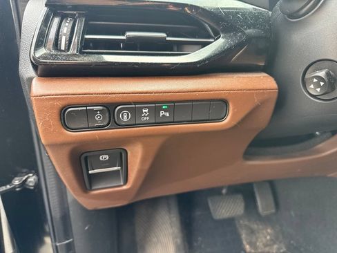Used 2024 Acura MDX SH-AWD w/ Technology Package image 14