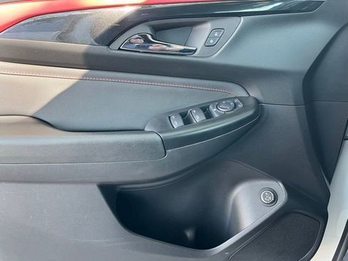 Used 2024 Chevrolet TrailBlazer RS w/ Convenience Package image 20