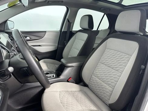 Used 2018 Chevrolet Equinox LT w/ Sun & Infotainment Package FWD image 13