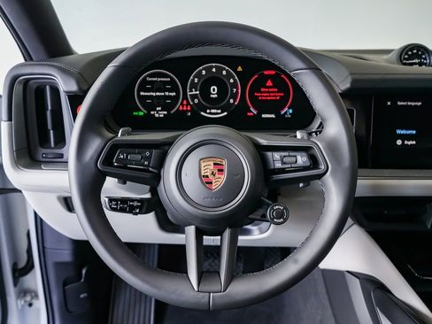 New 2026 Porsche Cayenne Coupe AWD/4WD image 18