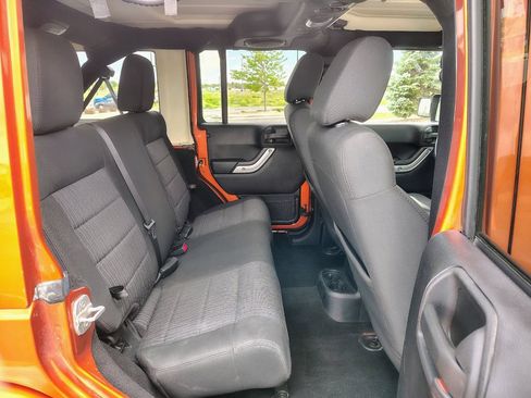 Used 2011 Jeep Wrangler Unlimited Sahara w/ Dual Top Group AWD/4WD image 19