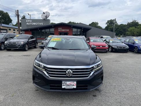 Used 2022 Volkswagen Passat 2.0T SE FWD image 2