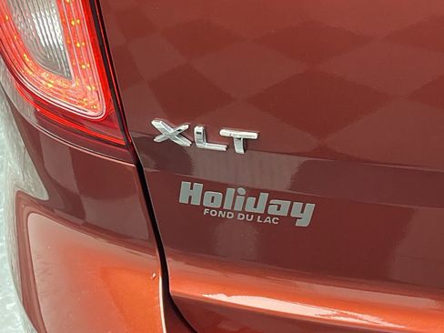 Used 2014 Ford Explorer XLT w/ Equipment Group 202A AWD/4WD image 31