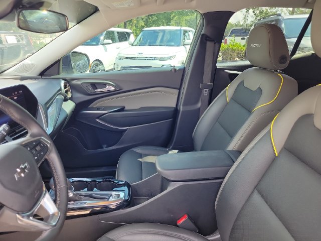 Used 2025 Chevrolet Trax ACTIV FWD image 21