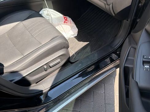 Used 2019 Honda Accord EX-L image 2