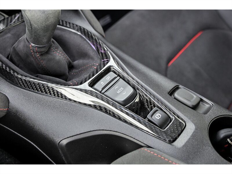 Used 2018 Chevrolet Camaro ZL1 RWD image 31