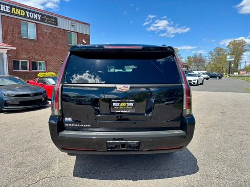 Used 2019 Cadillac Escalade ESV Premium Luxury AWD/4WD image 7