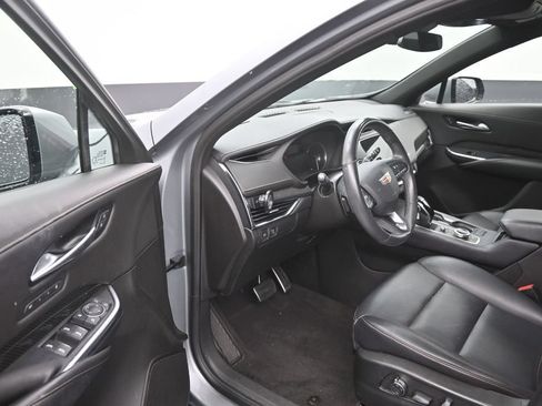 Used 2023 Cadillac XT4 Sport FWD image 11