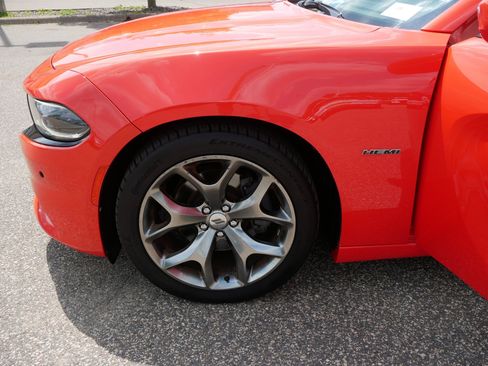 Used 2017 Dodge Charger R/T w/ Plus Group RWD image 15