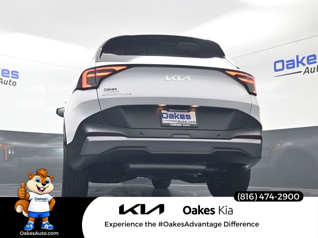 Certified 2026 Kia Sportage EX w/ EX Panorama Roof Package FWD image 43