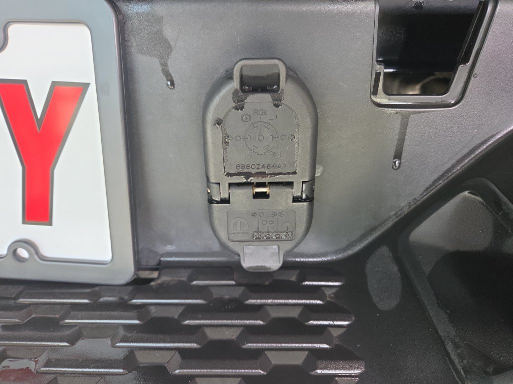Used 2026 RAM 1500 Laramie AWD/4WD image 10