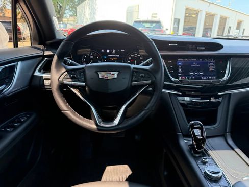 Used 2023 Cadillac XT6 Premium Luxury w/ Technology Package AWD/4WD image 13