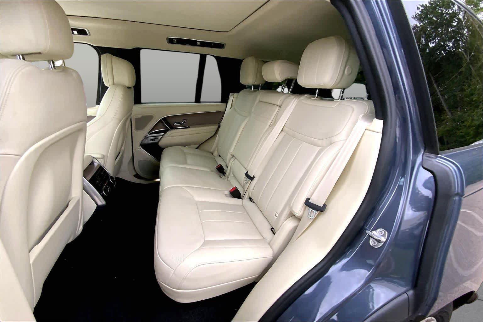 Used 2024 Land Rover Range Rover SE AWD/4WD image 19