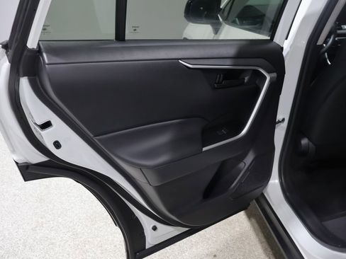 Used 2023 Toyota RAV4 LE AWD/4WD image 19