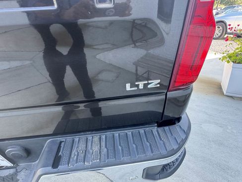 Used 2021 Chevrolet Silverado 1500 LTZ w/ LTZ Convenience Package II image 19