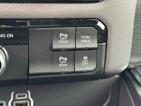 New 2026 RAM 1500 Big Horn AWD/4WD image 23