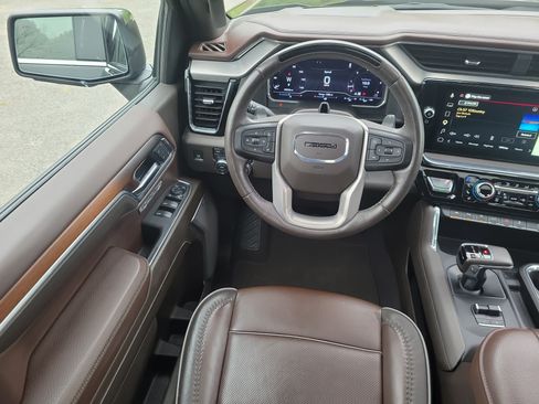 Used 2025 GMC Sierra 1500 Denali AWD/4WD image 19