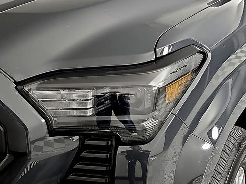 Used 2025 Toyota Tacoma SR image 9