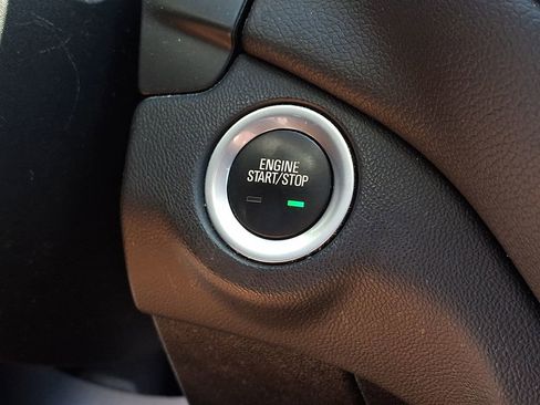 Used 2019 Chevrolet Equinox LT image 23