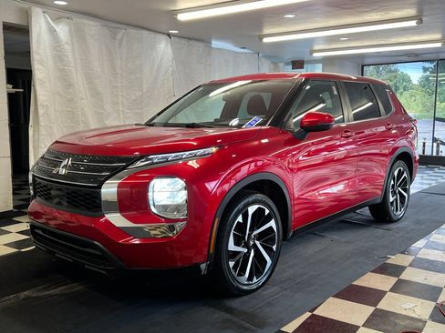 Used 2022 Mitsubishi Outlander ES AWD/4WD image 4