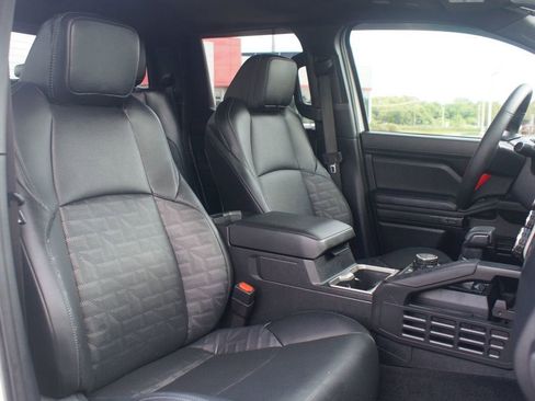 Used 2025 Toyota Tacoma TRD Sport AWD/4WD image 25