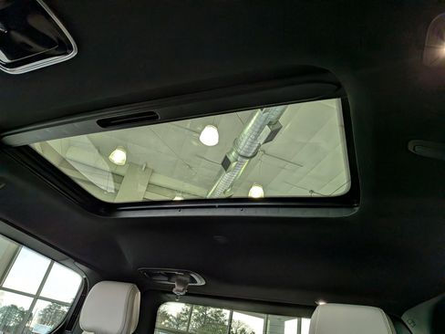 New 2026 Jeep Grand Wagoneer Summit w/ Premium Group III image 25