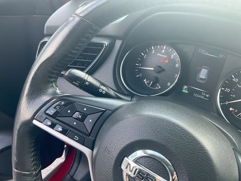 Used 2017 Nissan Rogue SL FWD image 22