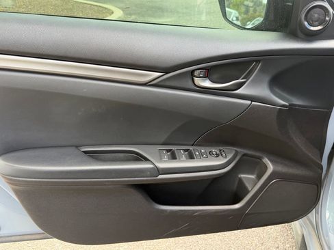 Used 2020 Honda Civic Sport image 12