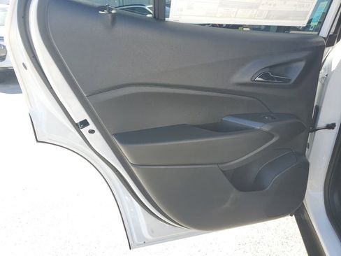 New 2026 Chevrolet Trax LT w/ Sunroof Package FWD image 16