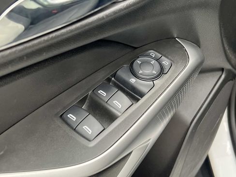 Used 2024 Chevrolet Trax LS w/ LS Convenience Package FWD image 13