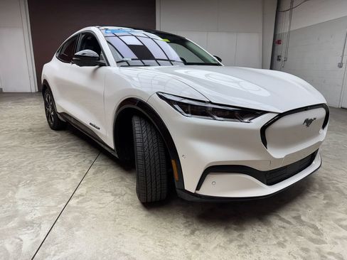 Certified 2021 Ford Mustang Mach-E Premium AWD/4WD image 8