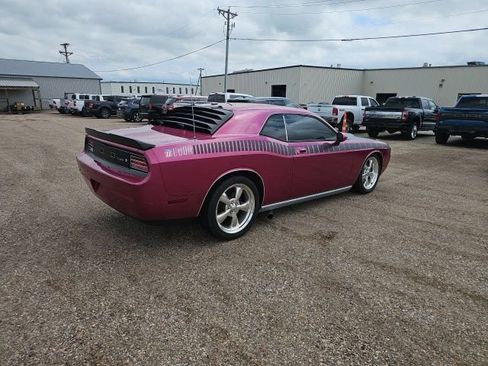 Used 2010 Dodge Challenger R/T RWD image 5