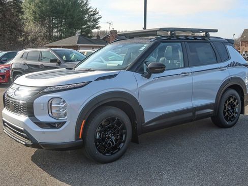 New 2026 Mitsubishi Outlander AWD image 4