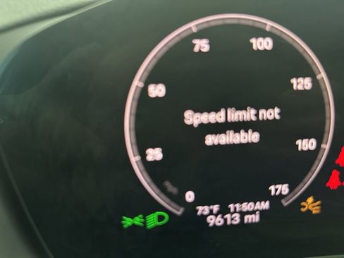 Used 2024 Porsche Cayenne Coupe image 12