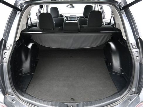 Used 2018 Toyota RAV4 XLE image 27