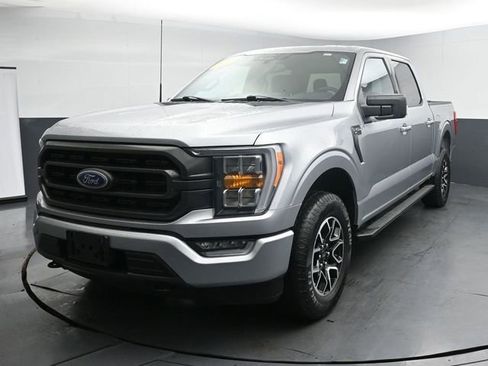Used 2022 Ford F150 XLT w/ Equipment Group 302A High AWD/4WD image 8