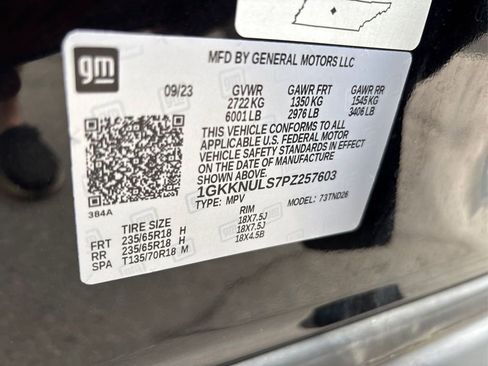 Used 2023 GMC Acadia SLT image 18