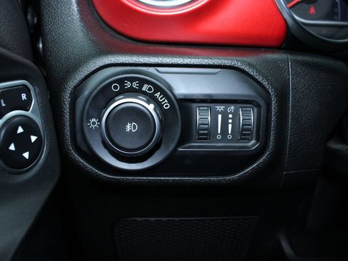 Used 2019 Jeep Wrangler Unlimited Rubicon AWD/4WD image 35