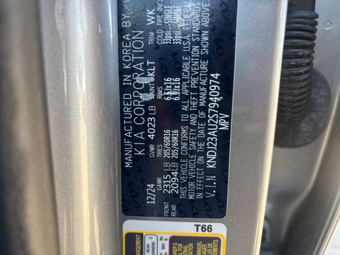 Used 2025 Kia Soul LX w/ LX Technology Package FWD image 25