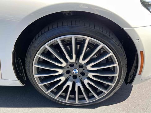 Used 2018 BMW 740e xDrive AWD/4WD image 91
